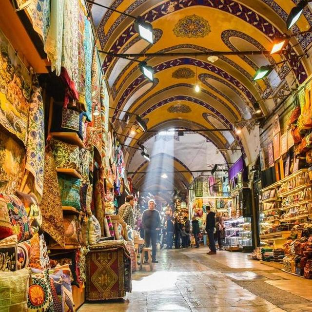 Private Local Guide to Shop the Grand Bazaar