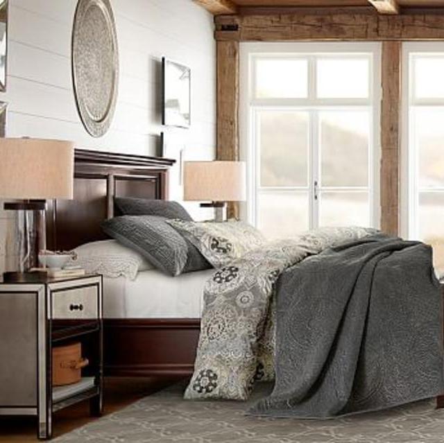 Velvet Medallion Coverlet Quilt - FLAGSTONE