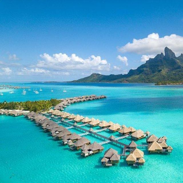 Honeymoon Stay in Moorea and Bora Bora