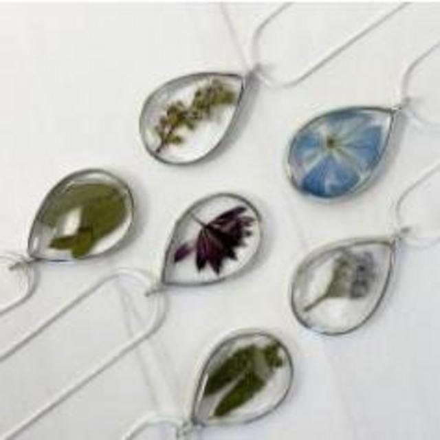 Wedding floral necklace pendant