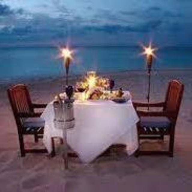 Honeymoon - Romantic Beach Front Dinner