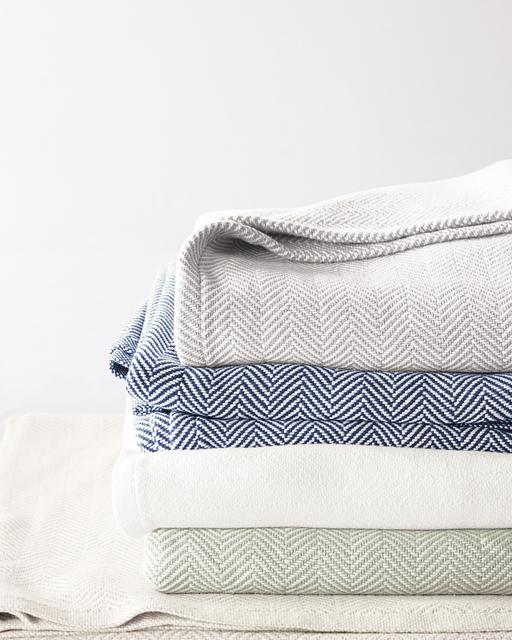 Brahms Mount Herringbone Bed Blanket | King- Indigo