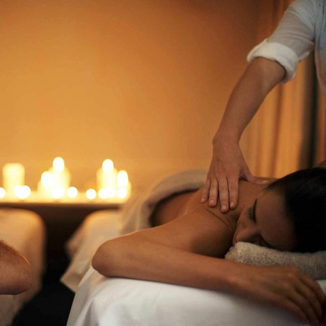 Honeymoon - Couples Massage in Santorini