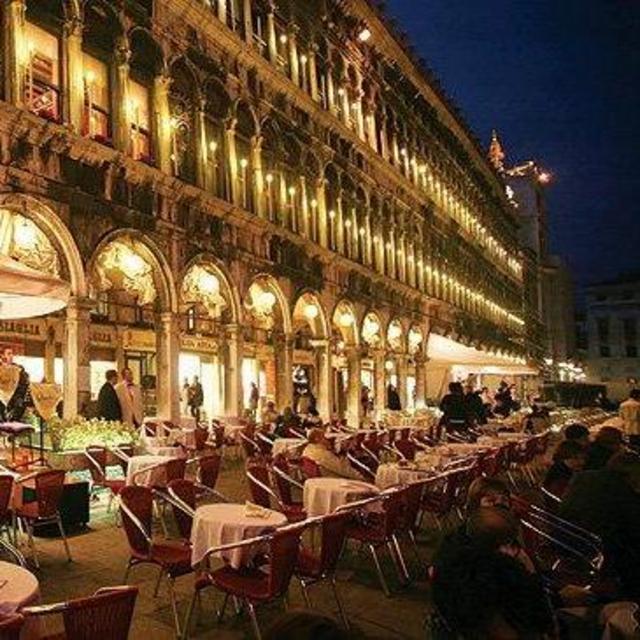 Honeymoon - Romantic Dinner in Venice