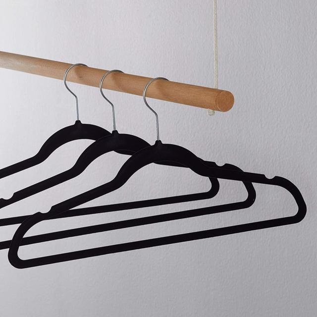 Amazon Basics Slim, Velvet, Non-Slip Clothes Suit Hangers, Black/Silver - Pack of 100