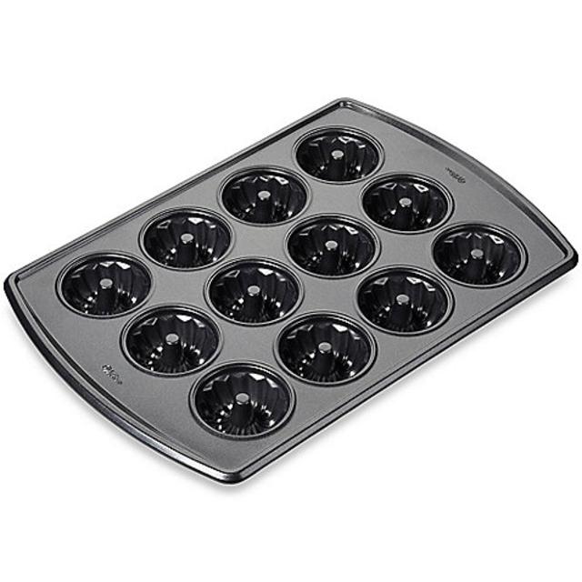Wilton® Advance® 12-Cavity Nonstick Mini Fluted Pan