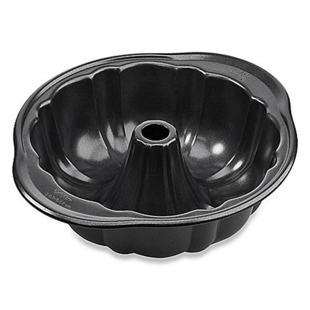 Wilton® Advance® 10-Inch Fluted Tube Pan