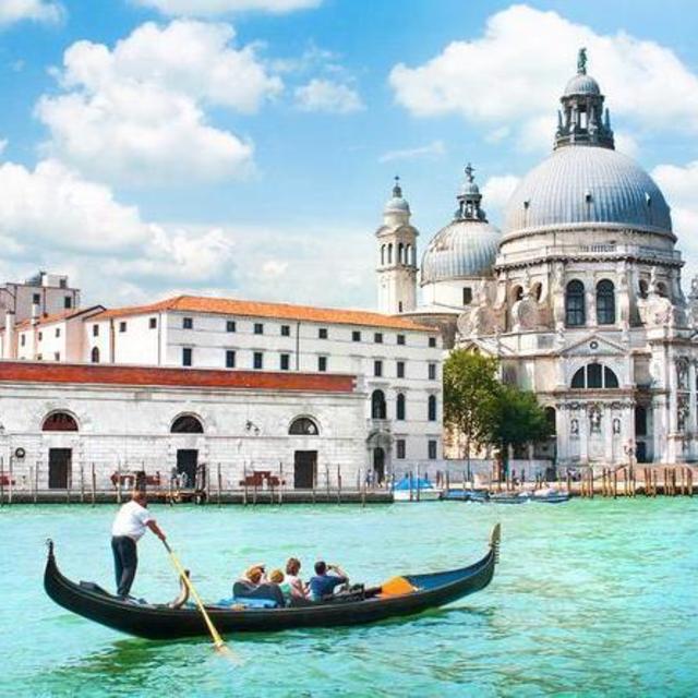 Venice Walking Tour and Gondola Ride