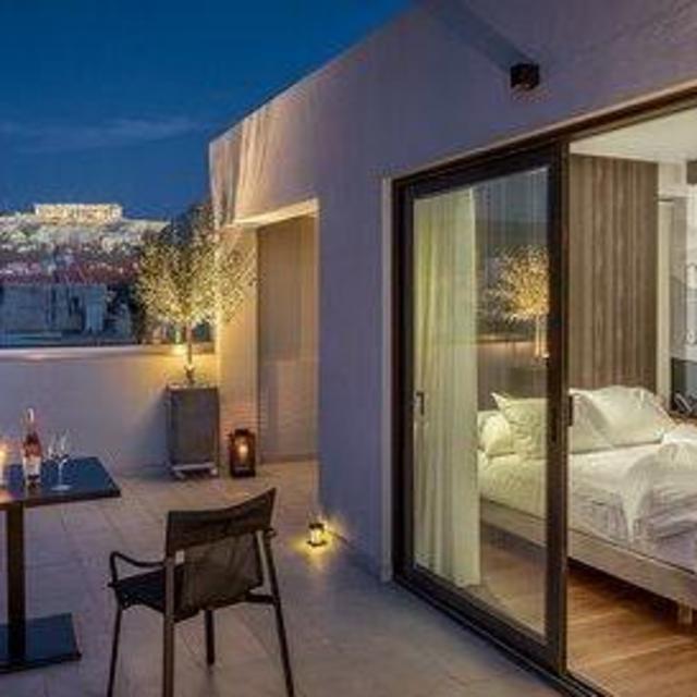 Hotel in Athens (1 night)