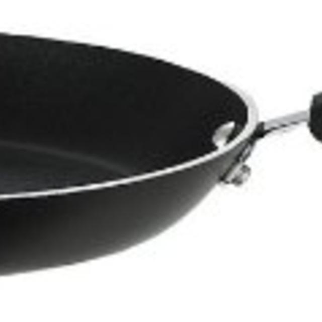 T-fal E93808 Professional Total Nonstick Oven Safe Thermo-Spot Heat Indicator Fry Pan / Saute Pan Dishwasher Safe Cookware, 12-Inch, Black