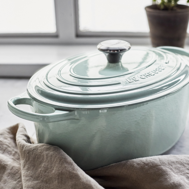 Le Creuset Signature Oval Dutch Oven, 6.75 qt.
