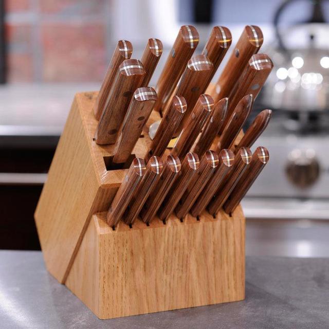PROFESSIONAL CHEF BLOCK SET WITH 5" STEAK KNIVES