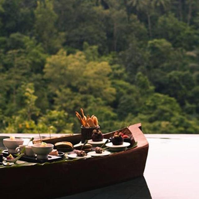 Floating Sunset Dinner at Hanging Gardens Bali