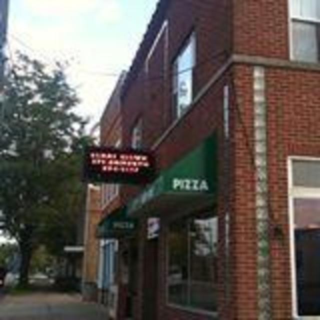 Honeymoon Dinner Out at Giovanni's Pizza