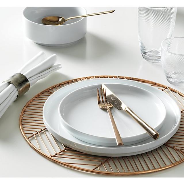 Ledge dinner plates