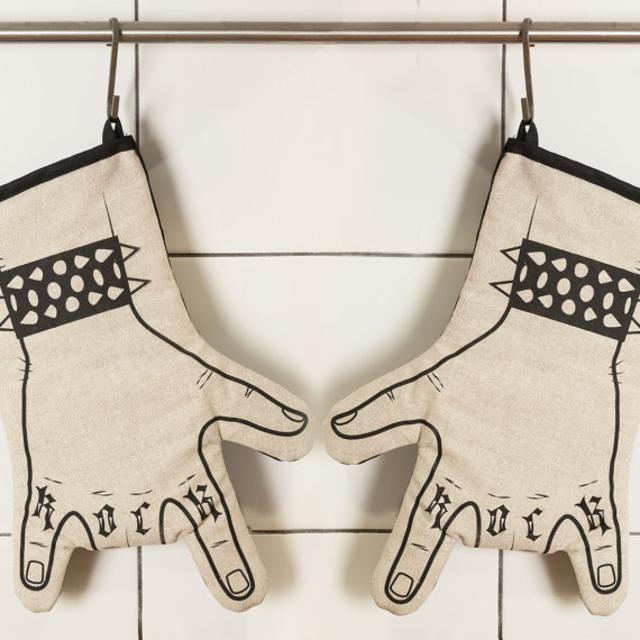 Set of 2 oven mitt Classic Rock printed by hand - oven mitt - horns hand