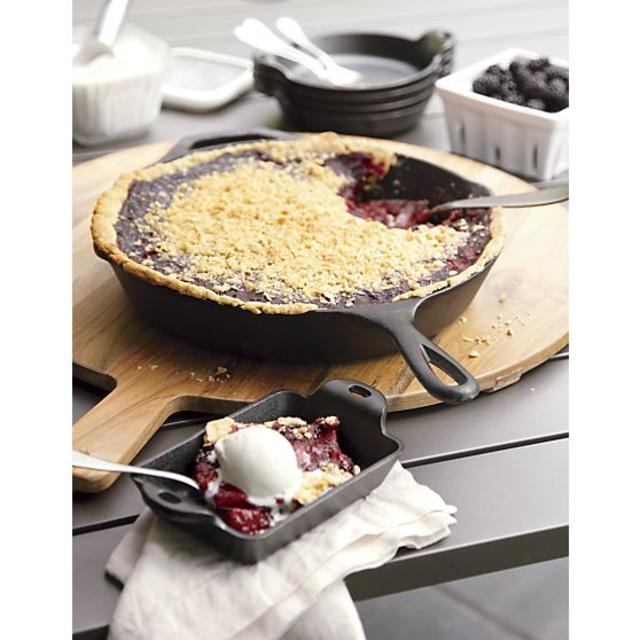 Lodge ® Cast Iron 12" Skillet