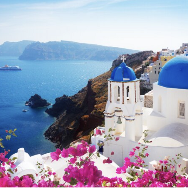 Honeymoon Hotel in Santorini