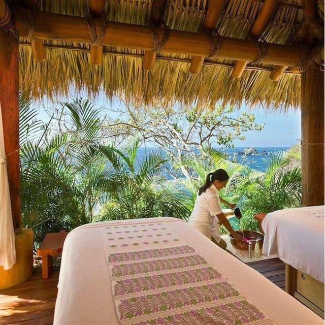 Outdoor Couples Massage