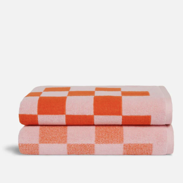 Pop Pink Checkered Towels