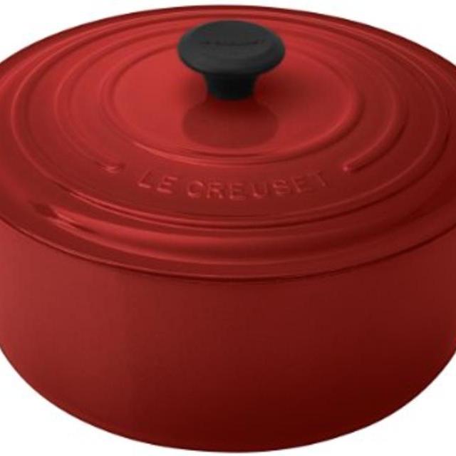 Le Creuset Signature Enameled Cast-Iron 7-1/4-Quart Round French (Dutch) Oven, Cherry