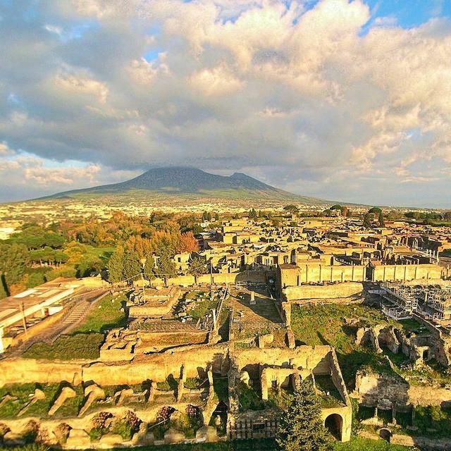 Exploration of Pompeii Tour