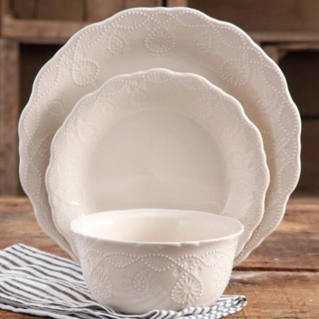 The Pioneer Woman Cowgirl Lace 12-Piece Dinnerware Set in WHITE