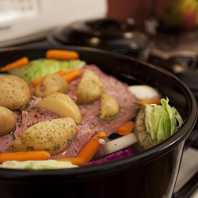 10 Qt. Versa 100% Ceramic Dutch Oven