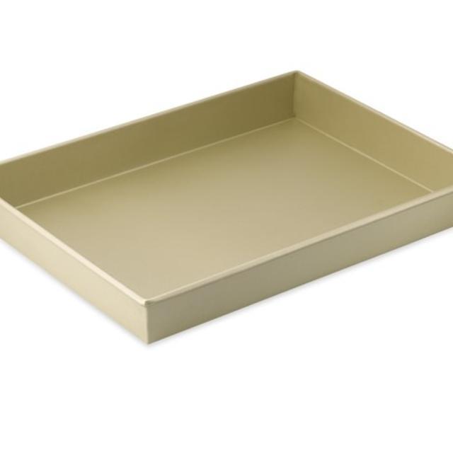 Williams-Sonoma Goldtouch Nonstick Rectangular Cake Pan, 18" x 13" x 2 1/4"