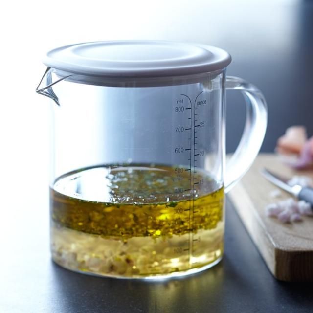 Williams-Sonoma Open Kitchen Liquid Measuring Cup with Lid
