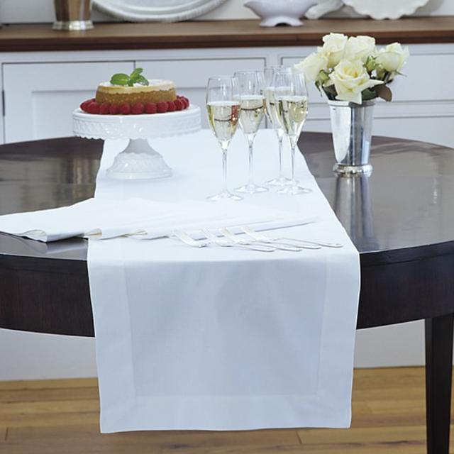 Hotel Runner, White