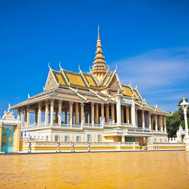 Phnom Penh Sightseeing Tour