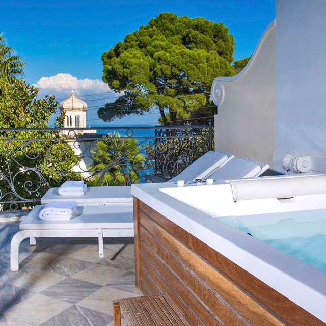 Hotel in Capri With Private Jacuzzi and Balcony