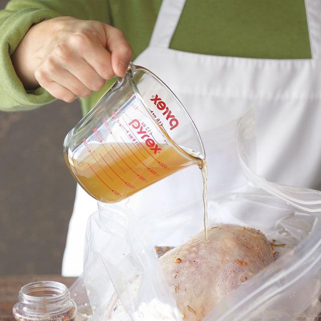 Pyrex® Glass Measuring Bowls