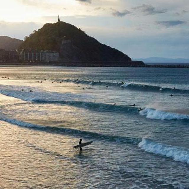 Surfboard/Paddleboard (and wet suit) Rentals