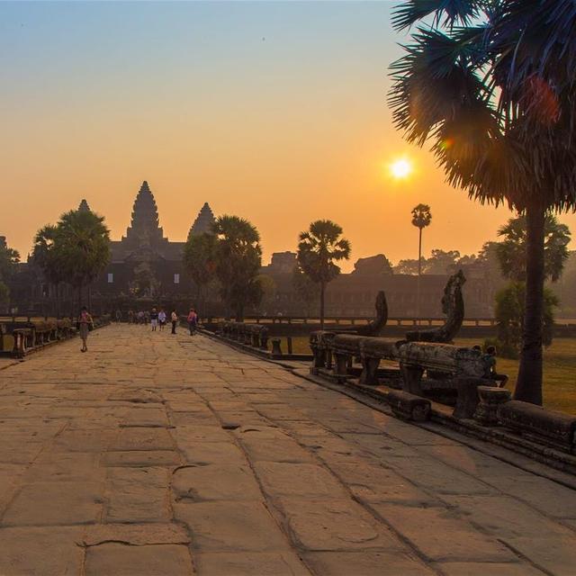 Sunrise visit to the Angkor Wat