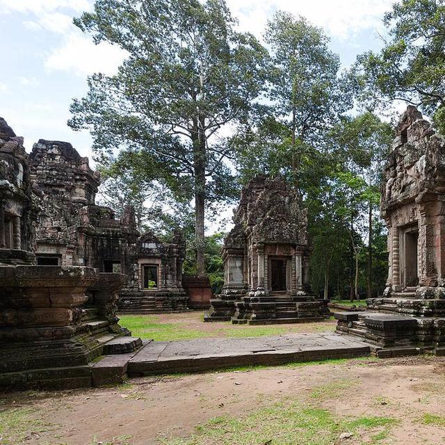 Visit to the Chau Say Tevoda and Thommanon Temples