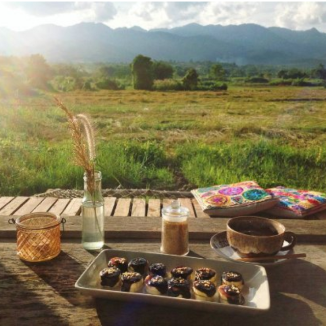 Sunset Picnic over the Valley - Pai
