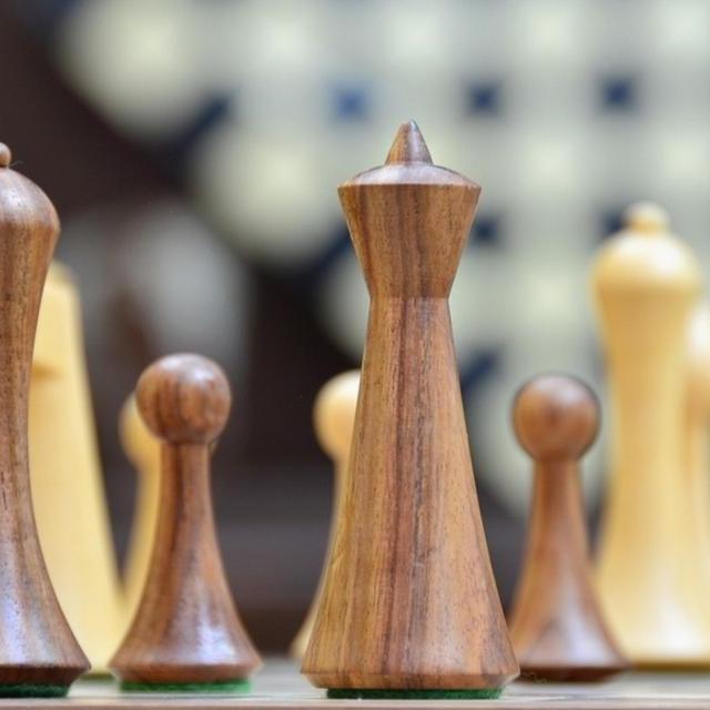 Minimalist Hermann Ohme Chess Set in Sheesham & Box Wood - 3.75" King