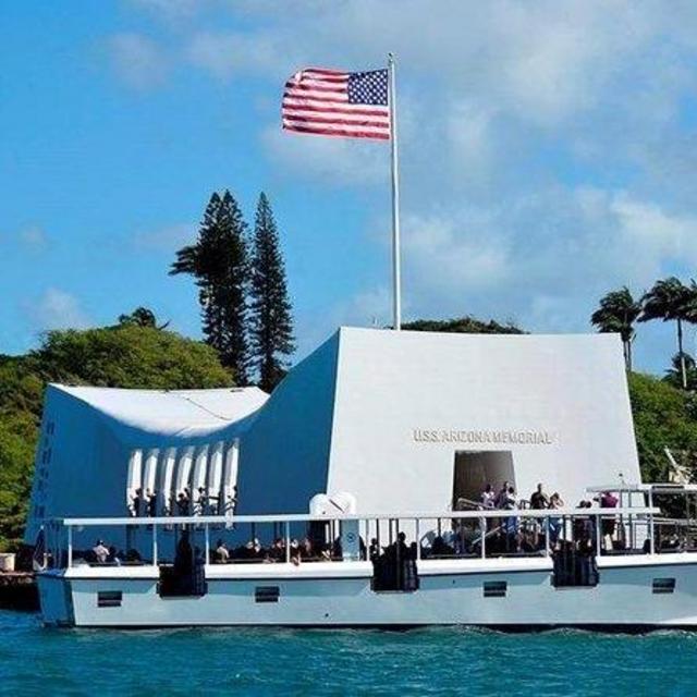 Pearl Harbor: USS Arizona and Battleship Missouri