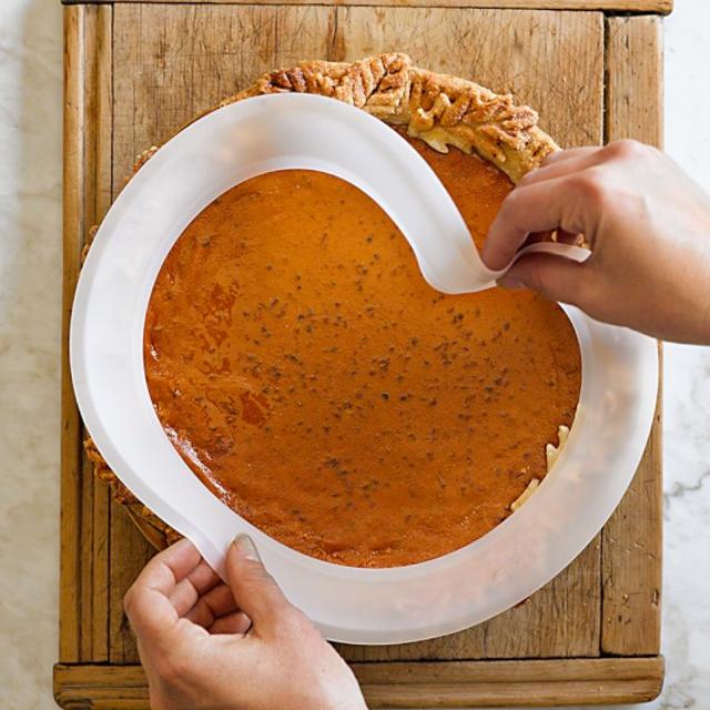 Silicone Piecrust Shield