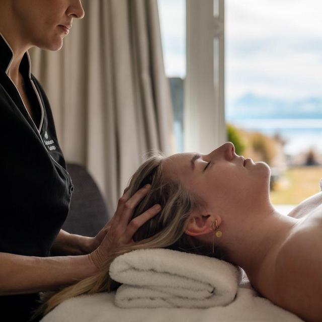Couples Massage at Lakestone Lodge