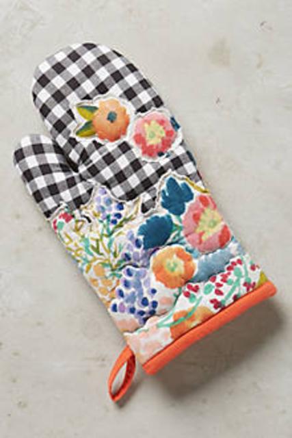 Bearing Flowers Oven Mitt