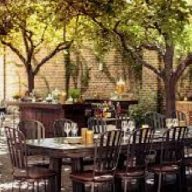 Lunch at the Charter Oak