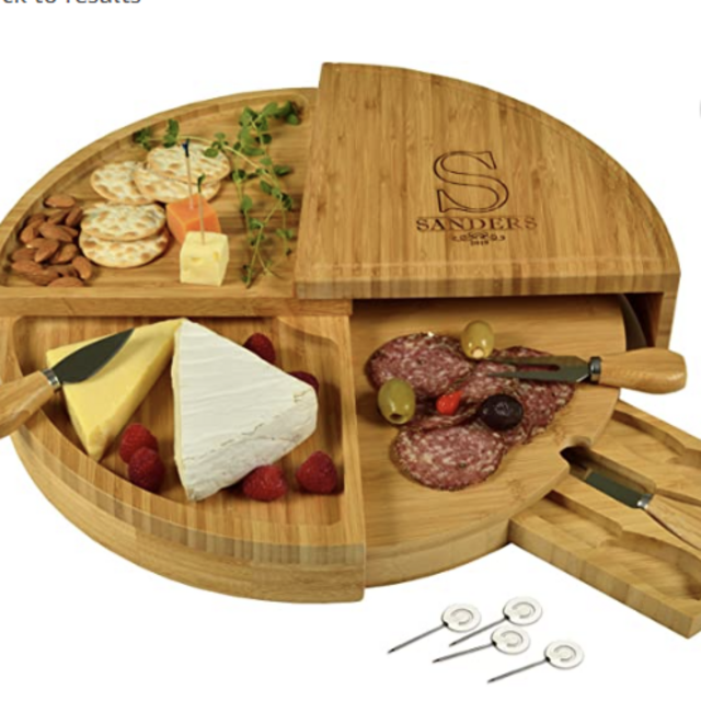 Customizable and Foldable Charcuterie Board