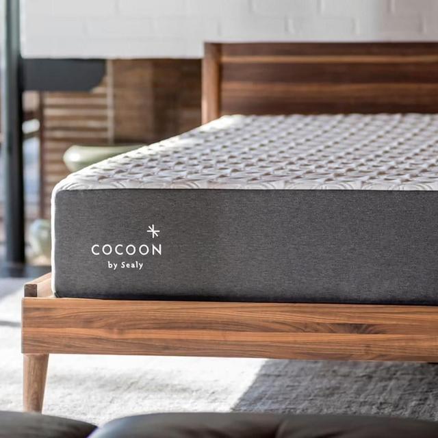 Cocoon by Sealy 10" Medium Memory Foam King Mattress