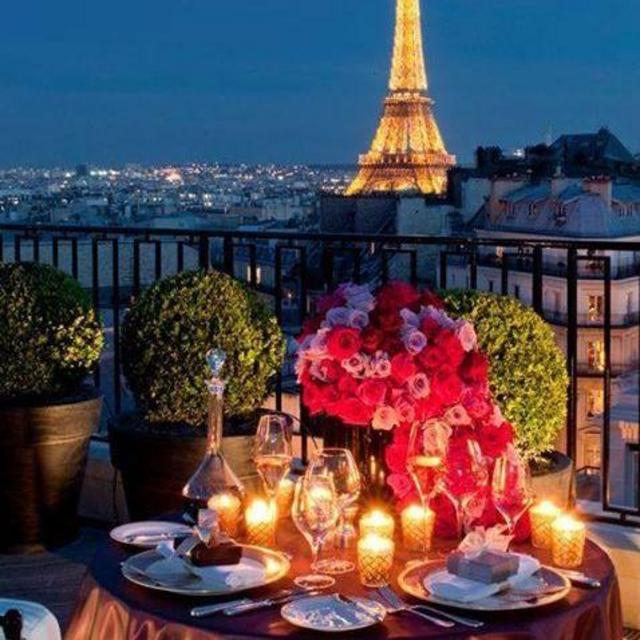 Romantic Dinner in Paris