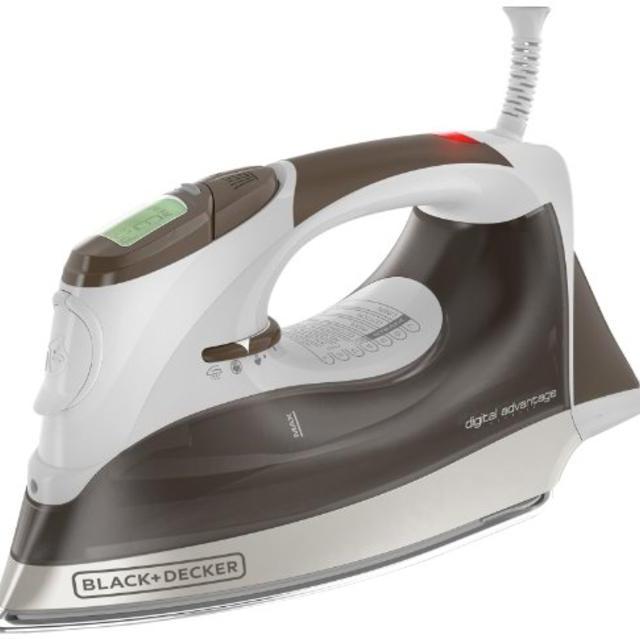 Black & Decker D2630 Auto-Off Digital Advantage Iron, Bronze