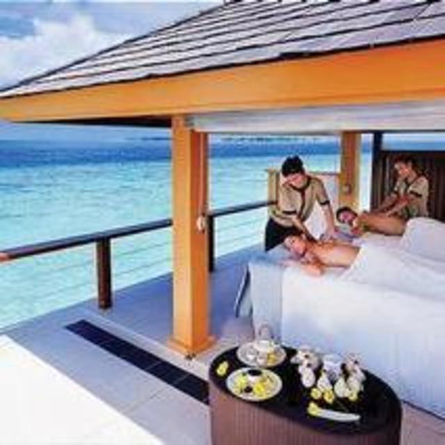 Couples Beach Massage in Bali