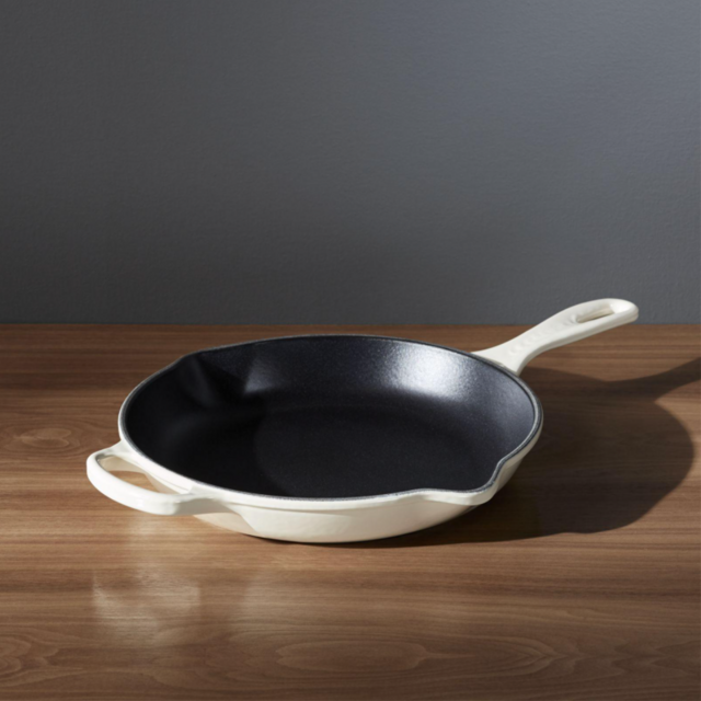 Le Creuset Signature Skillet